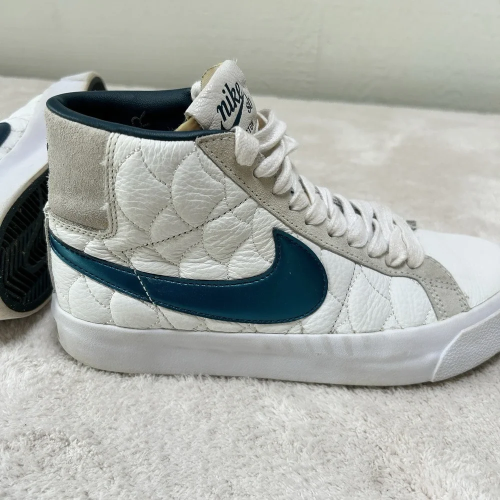 Nike SB Blazer Mid Eric Koston White/Nightshade Size 4 & GS Pink Guava Size 4Y